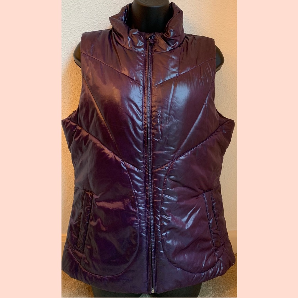 GAP Fit Puffer Vest in purple-Size M